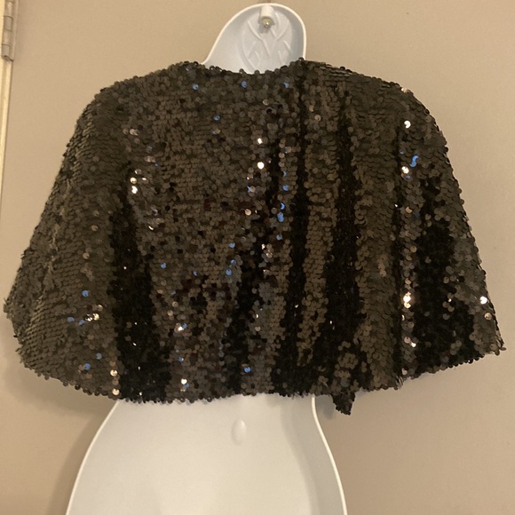 Tweeze me Black sequin shrug / cape NWT - Picture 2 of 5